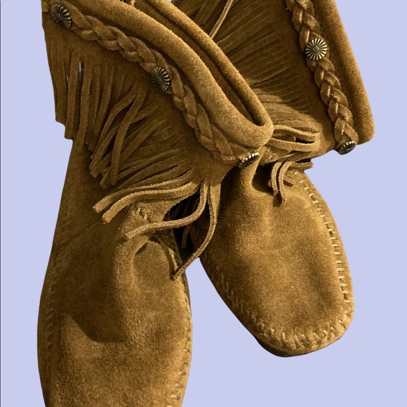 EUC Minnetonka Suede Leather Fringe High, Back Zip Ankle Boot♥️ - Picture 3 of 4